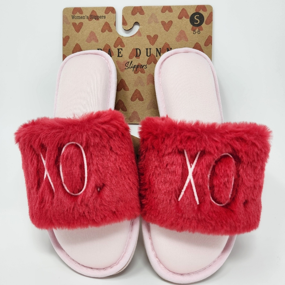 Valentines Day Slippers, XOXO, Faux Fur, Rae Dunn, Size Small, New